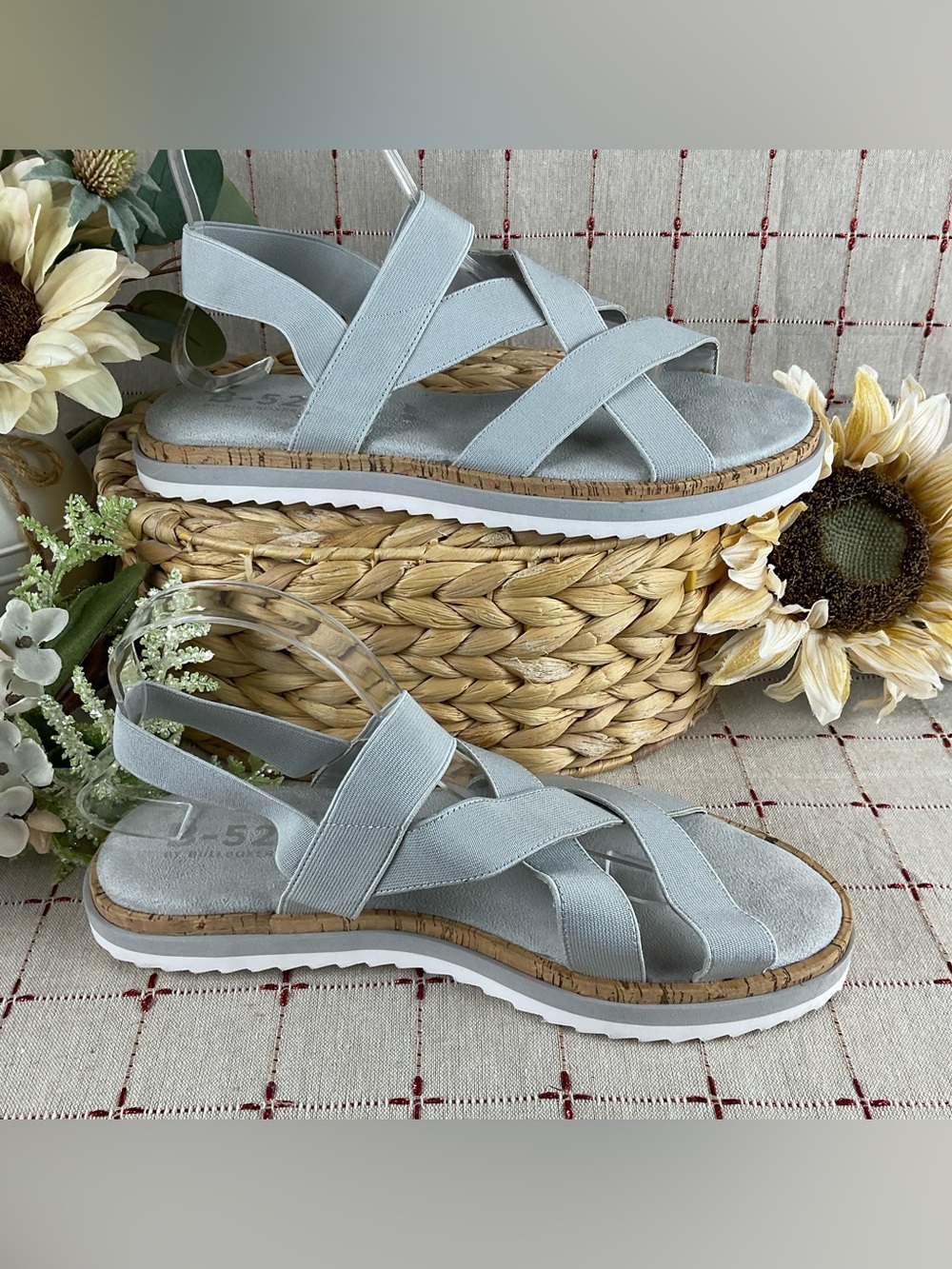 B-52 Bullboxer “Primm” Sandals Light Grey Strappy Open Toe Sz 10 Stretchy Fit - Picture 4 of 5